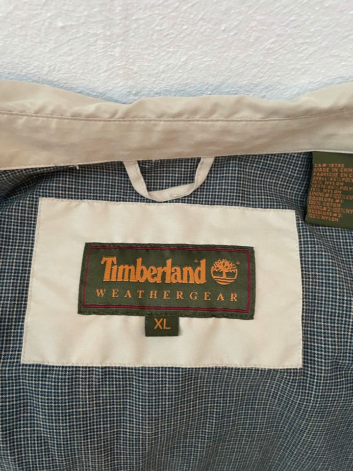 Neuwertige Timberland Jacke in Düsseldorf