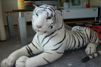 Tiger aus weißem  Plüsch 110 cm L,45 cm H, 100 % Polyester,neu Saarbrücken - St Johann Vorschau