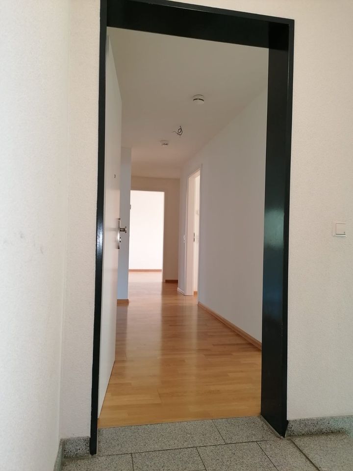 79639 Grenzach-Wyhlen TOPLAGE: Exklusive 114,17 qm² Erdgeschoss-Wohnung mit Garten in Passivenergiehaus KFW 55 mit Tiefgaragen - und Außenstellplatz in direkter Grenznähe zu BASEL / SCHWEIZ gelegen in Grenzach-Wyhlen