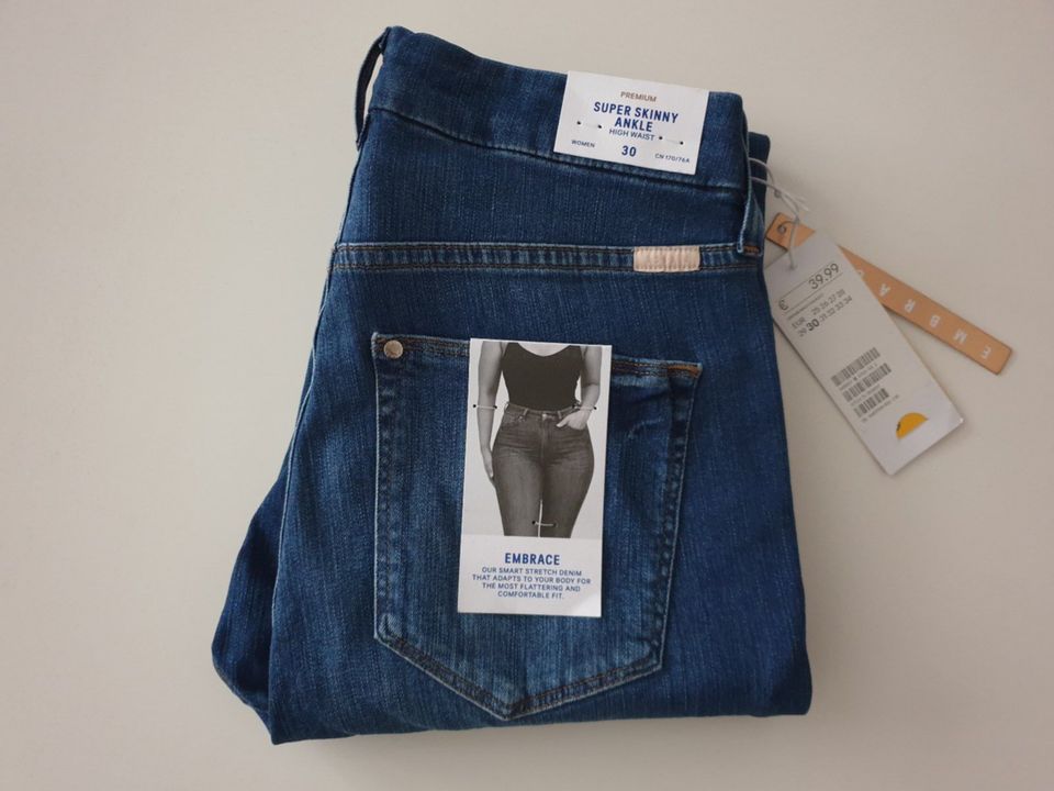 Premium - Embrace - Super Skinny Ankle High Waist Jeans - Gr. 30 in Düsseldorf