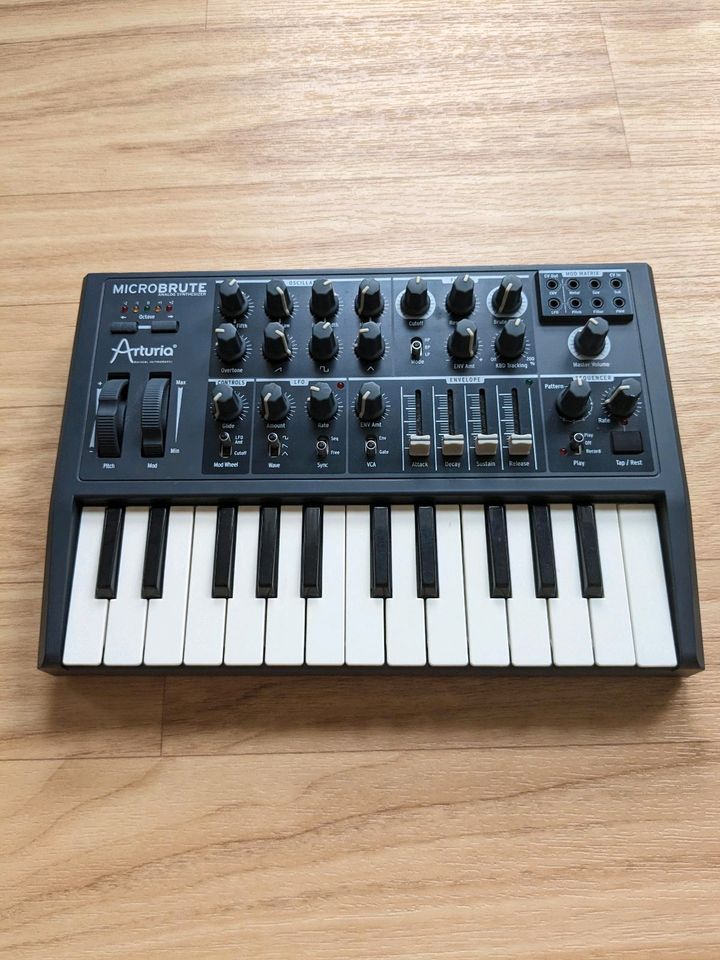 Aturia Microbrute - Analog Synthesizer - (original Verpackung) in Berlin