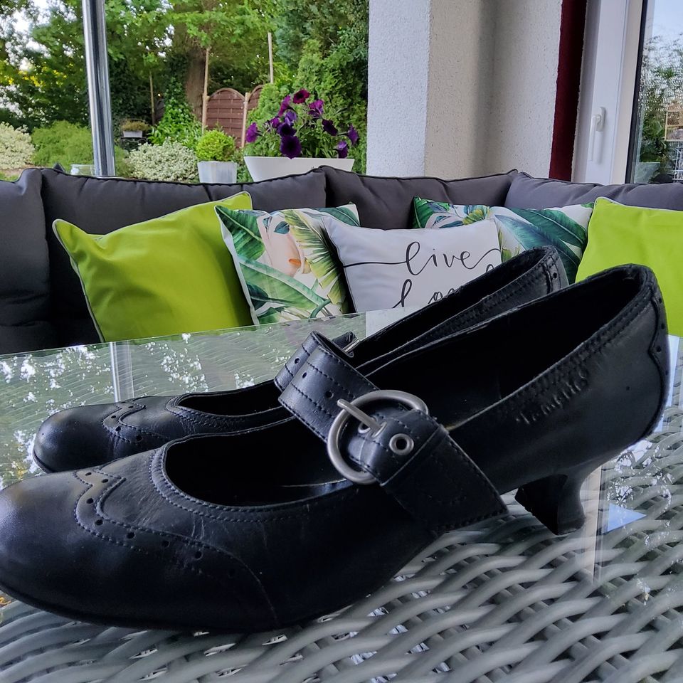 TAMARIS Echtlederschuhe Gr 40/41 schwarz in Detmold