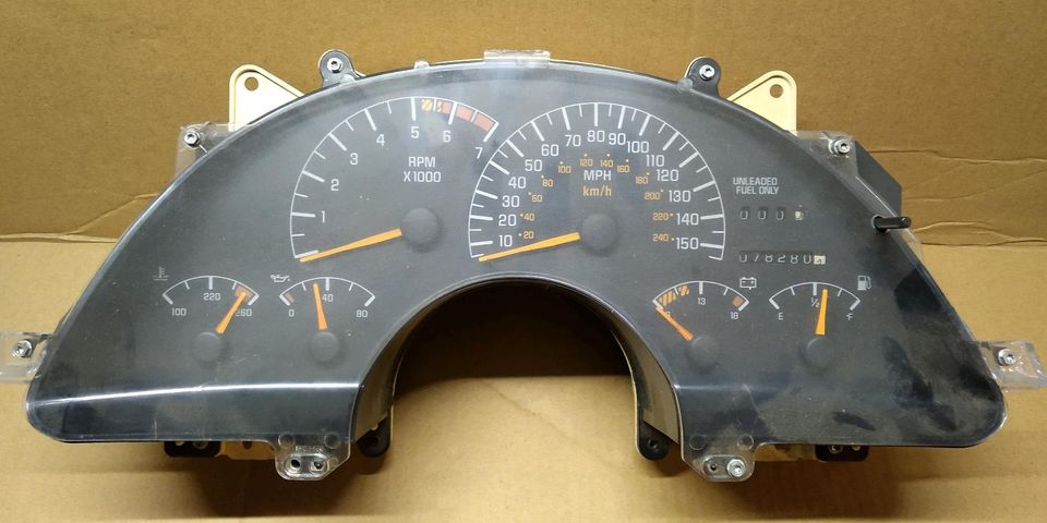 93-97 Firebird Trans Am Tacho LT1 V8 (gauge cluster) in Trebur