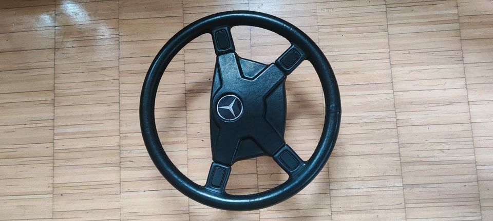 Silberpfeil Atiwe Leder Lenkrad Mercedes AMG schwarz  KBA 70005 in Nidderau