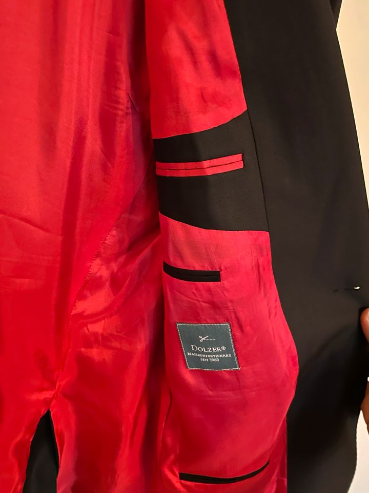 Schwarzer Anzug mit zwei Hosen Dolzer Gr L in Traunstein