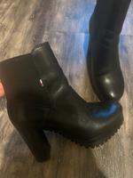 Tommy Hilfiger Stiefeletten Niedersachsen - Nienburg (Weser) Vorschau