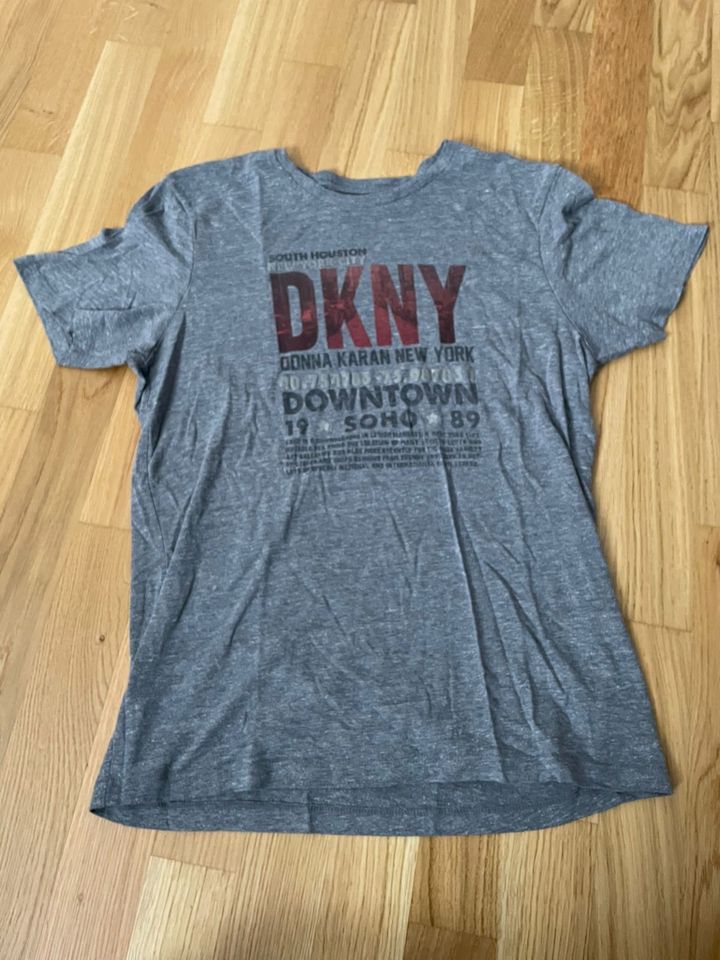 DKNY T-Shirt in Obertshausen