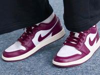 WMNS AIR JORDAN 1 LOW  WHITE/BORDEAUX-SAIL  BLANC/VOILE/BORDEAUX Rheinland-Pfalz - Remagen Vorschau
