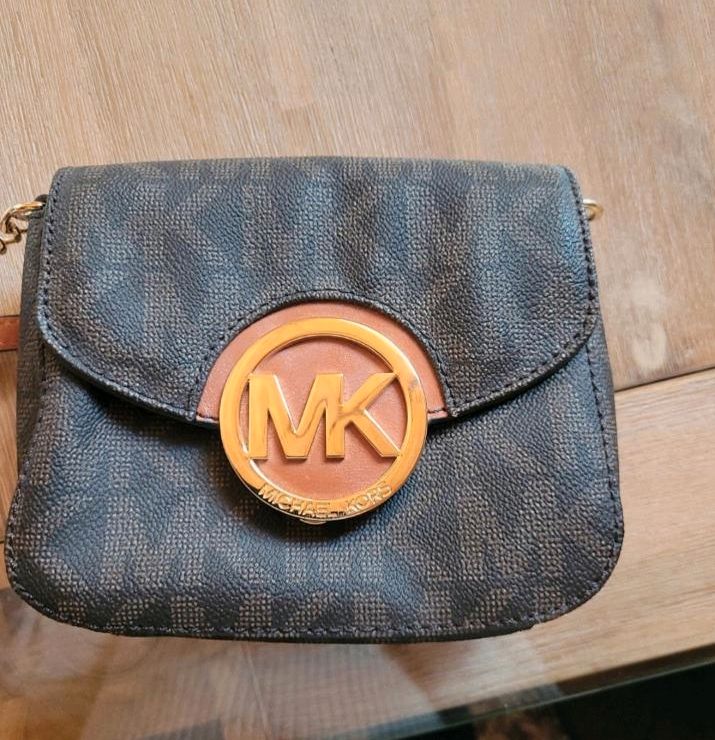 Schöne Umhängetasche MICHAEL KORS in Mackenbach