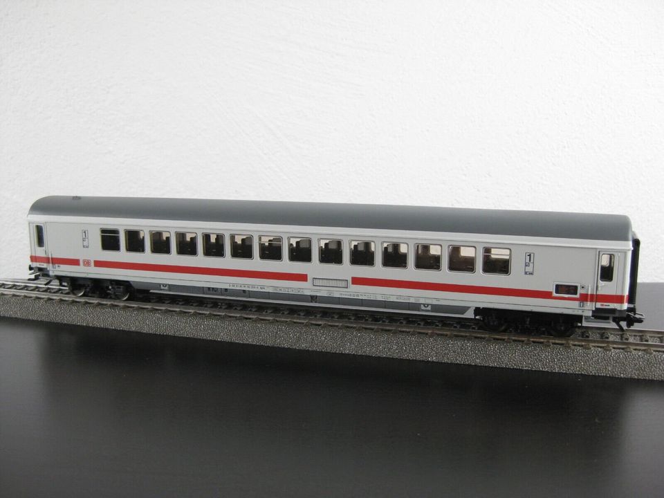 Märklin 40500 Intercity Schnellzugwagen 1. Klasse der DB Spur HO in Friedrichshafen