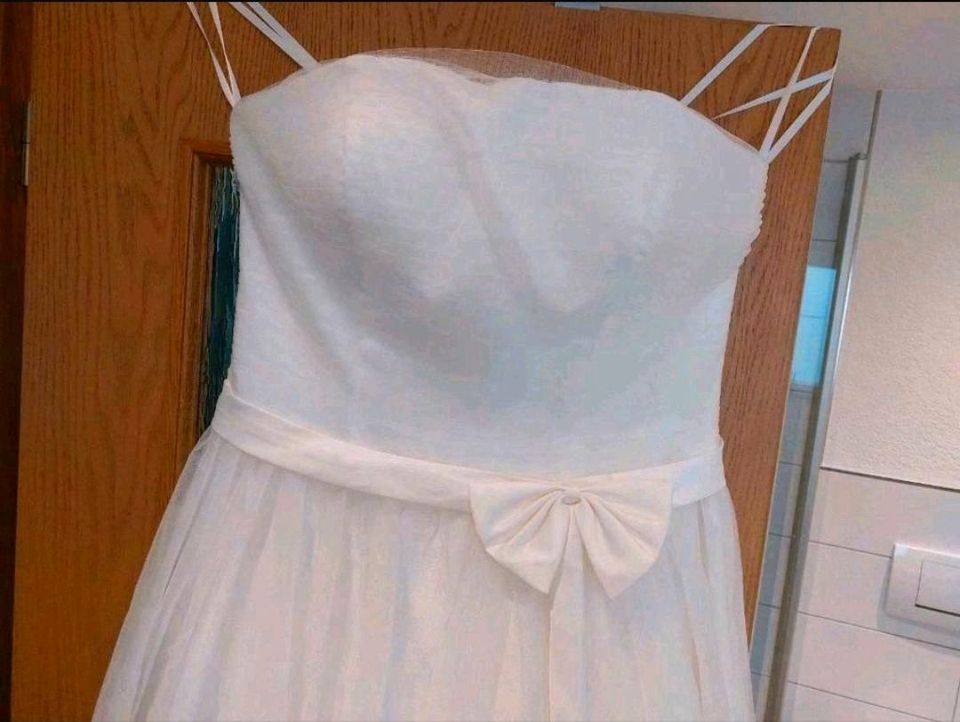 Brautkleid Weiß / Ivory A-Linie Größe 48 in Langen (Hessen)