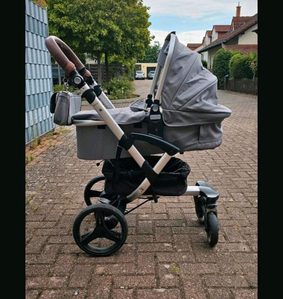 Kinderwagen Bonavi mit Babyschale und Sportsitz in Ludwigshafen