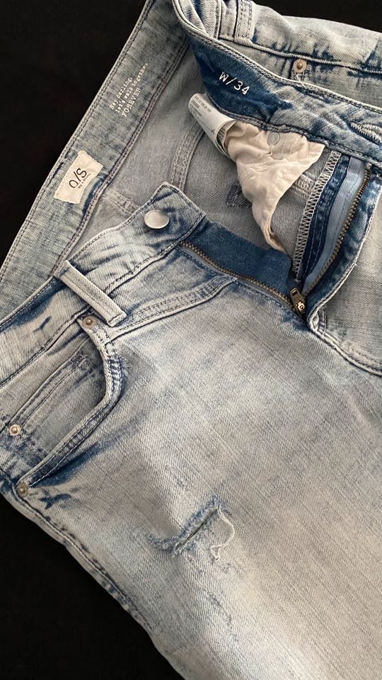 Neu- Jeans s Oliver - bleached mit Reißverschlüssen am Knöchel in Neckarsteinach