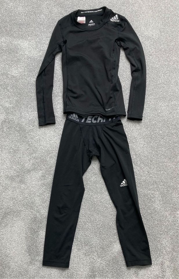 Adidas Tec Fit 128 Longsleeve  und Leggins in Heroldsberg