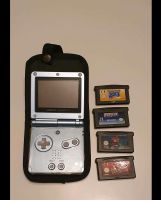 Nintendo Gameboy Advance SP mit Tasche und 4 Spielen ohne Akku Frankfurt am Main - Praunheim Vorschau