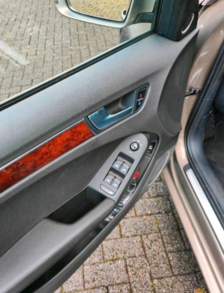 Audi A4 3.2 FSI Quattro Limousine in Wermelskirchen