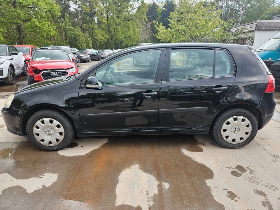 Volkswagen Golf V Lim. Trendline in Neustadt an der Weinstraße