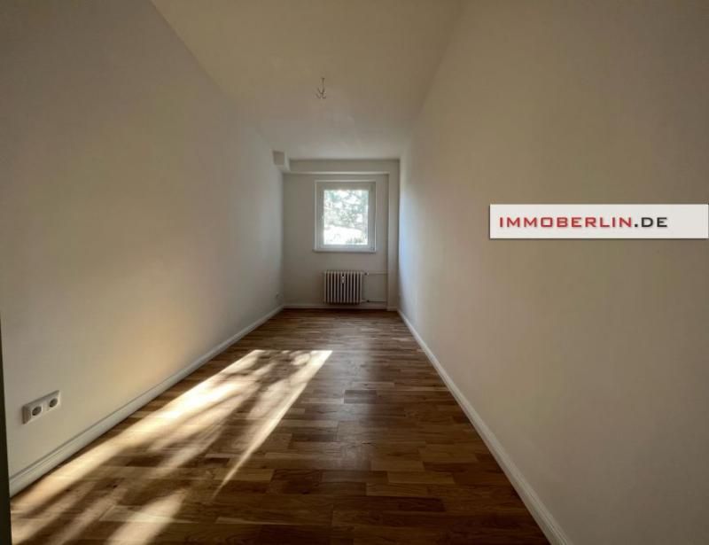 IMMOBERLIN.DE - Attraktive Wohnung mit Westbalkon für den Ersteinzug nach Sanierung in Berlin