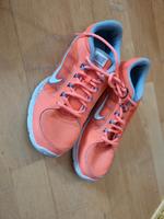 Nike Training 39, orange, flex Sohle, super Zustand Thüringen - Erfurt Vorschau