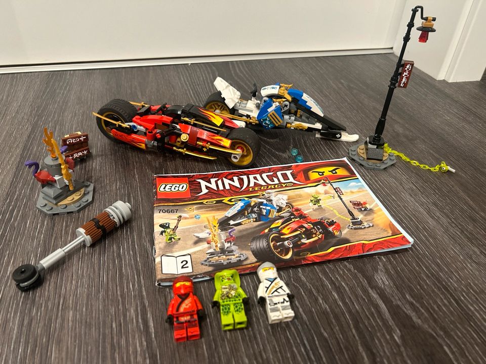 Lego Ninjago 70667 Kais Feuerbike und Zanes Schneemobil in Crailsheim