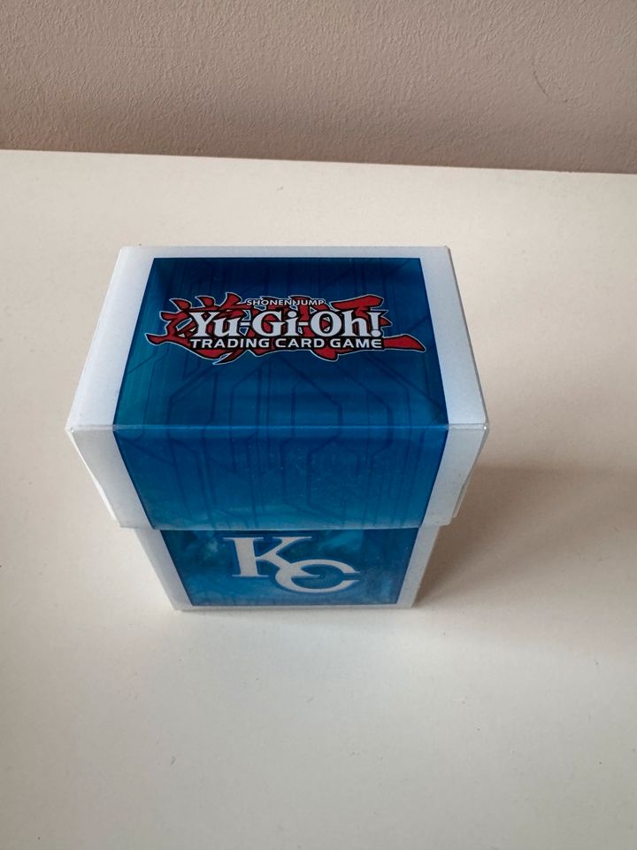 Yu-Gi-Oh 140 Karten inklusive Sammlerbox in Wachtberg