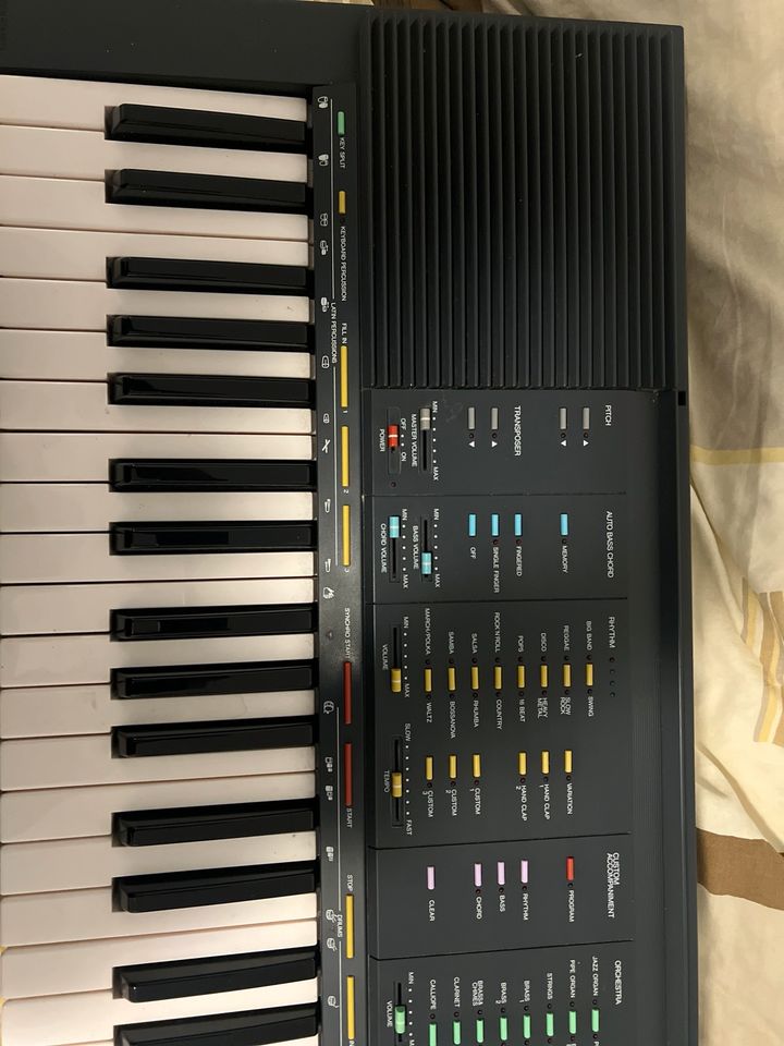 Verkaufe hier ein Yamaha Keyboard in Uchte