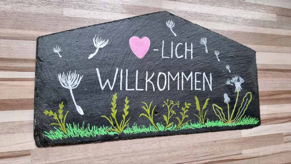 Alte Schieferdachschindel mit Motiv "Willkommen", Pusteblume in Zettlitz bei Rochlitz
