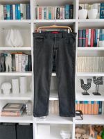 Hugo Boss W36 36 Jeans schwarz Slim Fit gerade Hose straight Nordrhein-Westfalen - Essen-West Vorschau