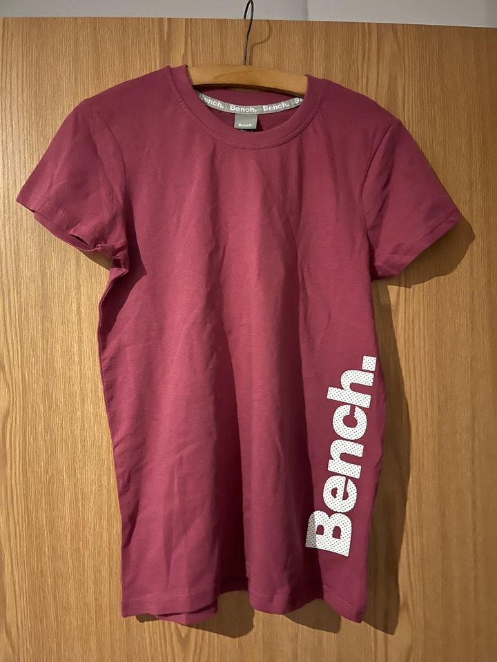 Bench T-Shirt M 38 Beeren Farbe mit Etikett in Dortmund