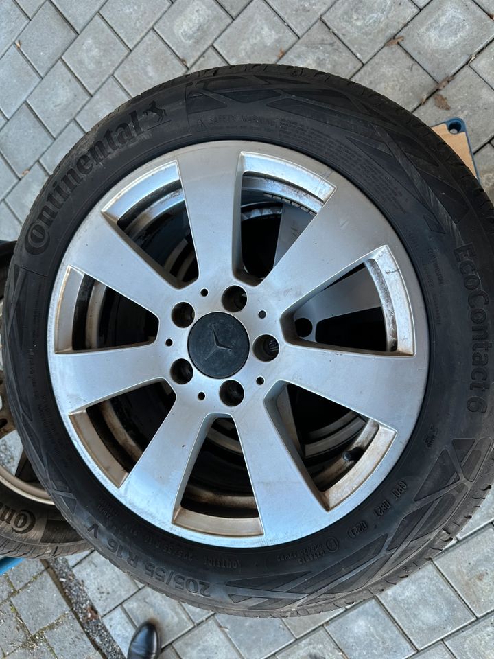 Satz Mercedes Benz Alufelgen 16 Zoll mit Continental Reifen in Laupheim