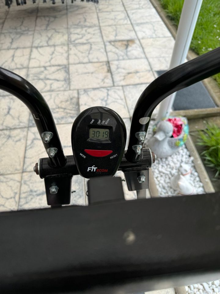 FITecom - Crosstrainer mit LCD Display in Hannover