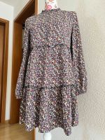 Kleid mit Blumenprint Baden-Württemberg - Freiburg im Breisgau Vorschau