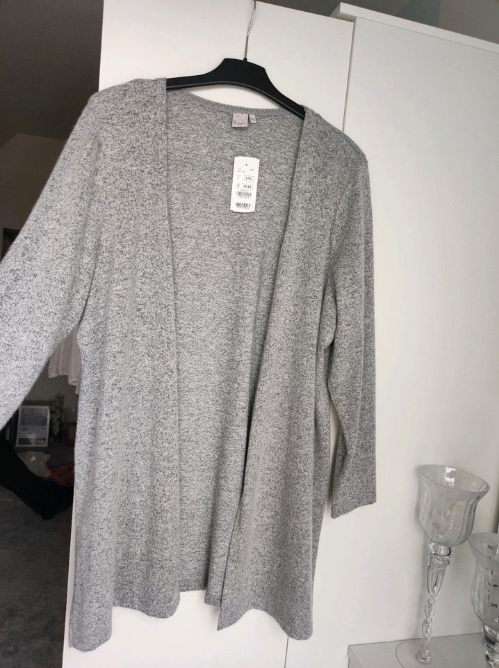 Liberty Damen Strickjacke Gr.XXL in Grau Neu mit Etikett in Bad Oeynhausen