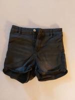 H&M Divided Shorts schwarz Gr. 36 Schleswig-Holstein - Glückstadt Vorschau
