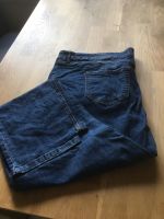 Jeans in blau und Größe 52 Niedersachsen - Celle Vorschau