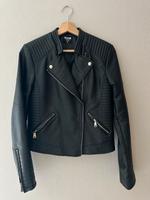 Schwarze Kunstlederjacke modern bikerstyle Nordrhein-Westfalen - Lohmar Vorschau
