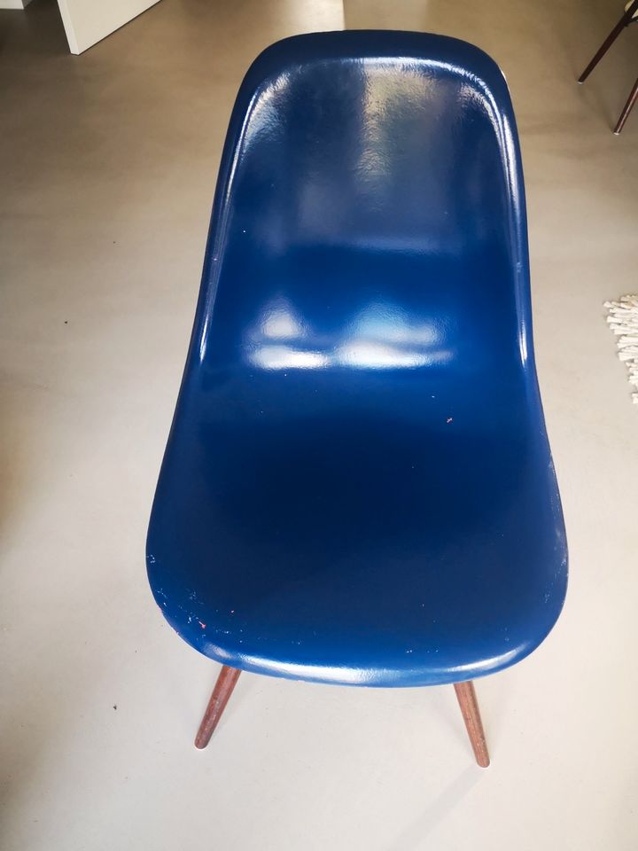4 überlackierte Original Herman Miller Eames Fiberglas Side chair in Willich