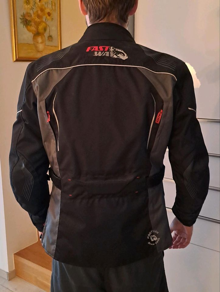 FASTWAY Motorradjacke Gr. M mit Rücken-,Schulter-und Ellenbogenpr in Hamburg