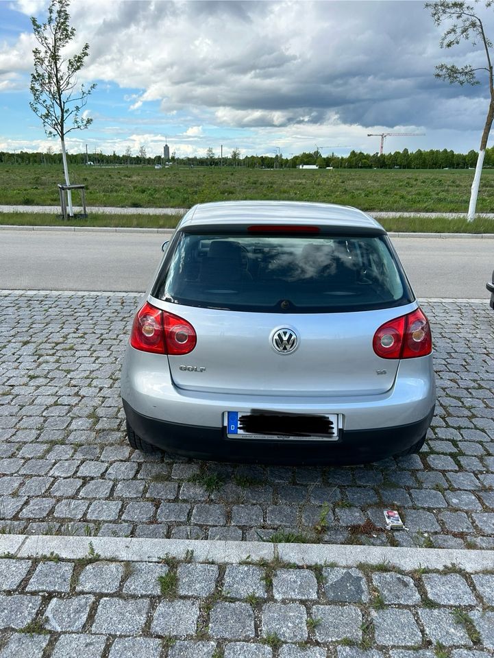 VW Golf 5 1.6l in Augsburg