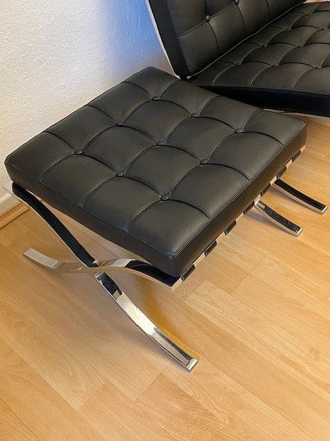 Barcelona Knoll International 2 Sessel + 1 Hocker Leder schwarz in Duisburg