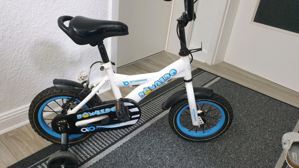 Kinderfahrrad mit Stützrädern in Remscheid