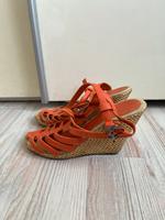 Sommerliche Sandalen in Orange Düsseldorf - Bilk Vorschau