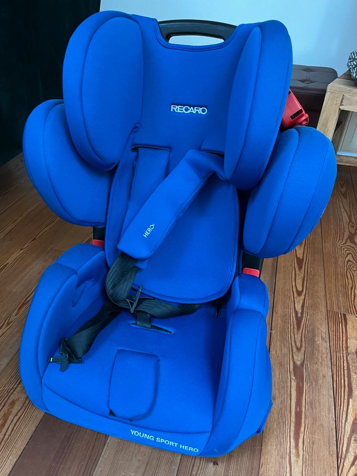 Recaro Kindersitz  15-36 kg NEU in Eltville