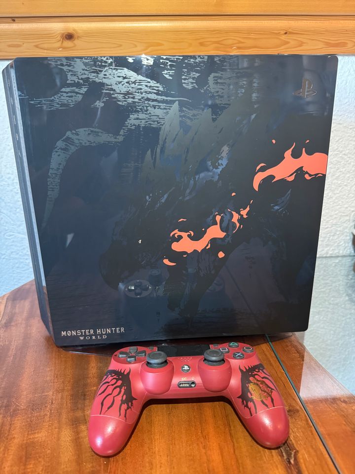 Limited "Monster Hunter World" Playstation 4 in Grabenstetten