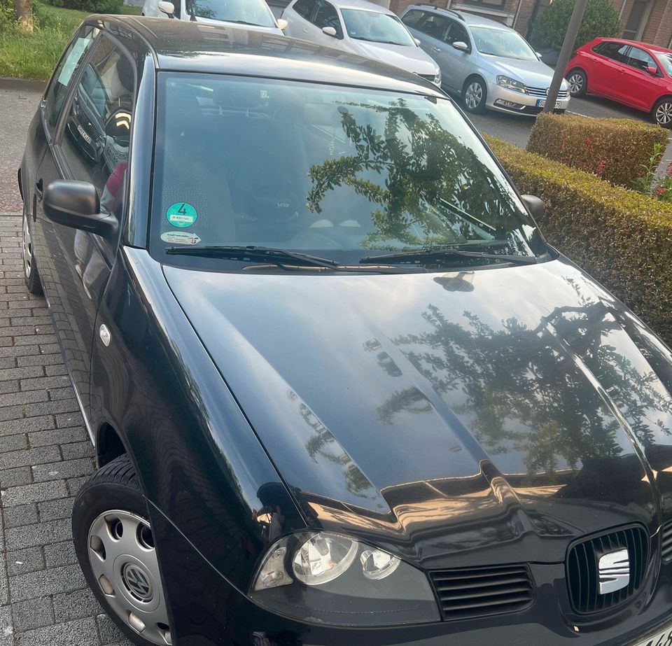 Seat Arosa schwarz Bj. 2004 in Troisdorf