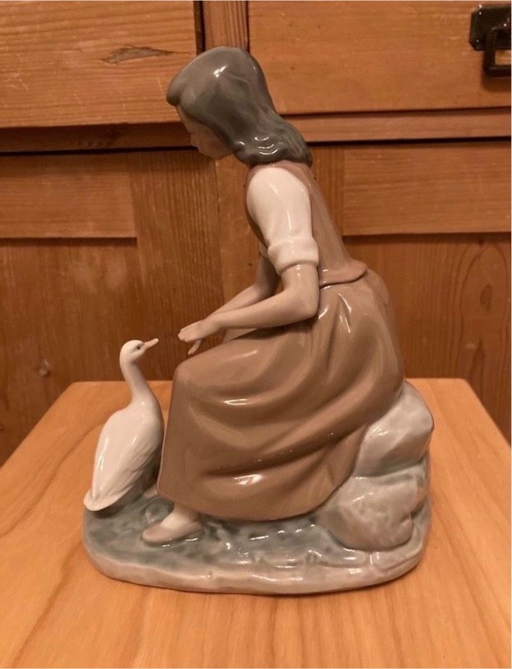 NAO LLADRO Porzellan Große Figur Mädchen mit Gans Top Zustand in Bad Säckingen