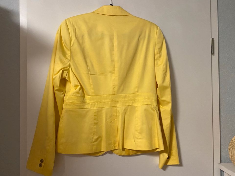 Jacke magnum Gelb Gr. 40 in Hemmingen