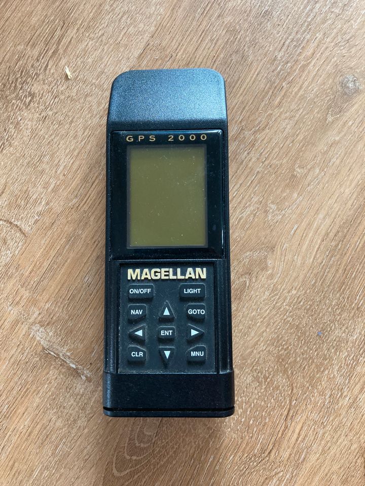 Magellan GPS 2000*Satellitennavigator batteriebetrieben* PN 62010 in Bad Zwischenahn