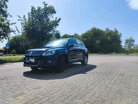 Volkswagen Tiguan 2.0 TDI R-LINE 140PS Niedersachsen - Braunschweig Vorschau
