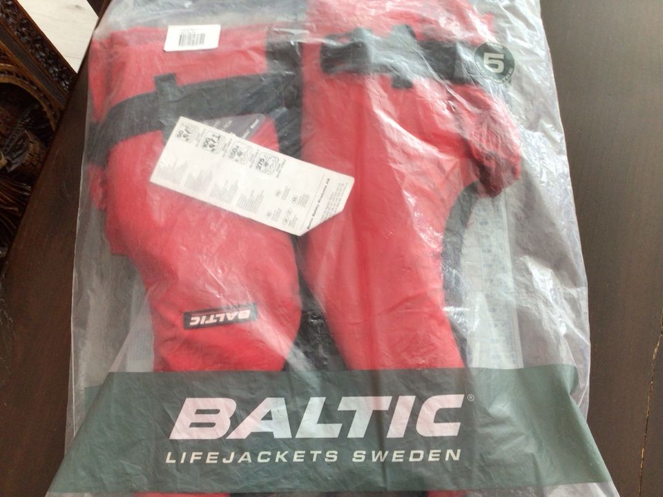 2 Rettungswesten ( Baltic Life Jackets Sweden ) in Spay